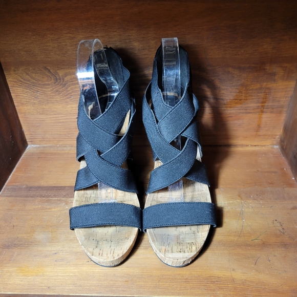 BCBGERATION Bevlea-X Wedge Heel 7 - Picture 3 of 7